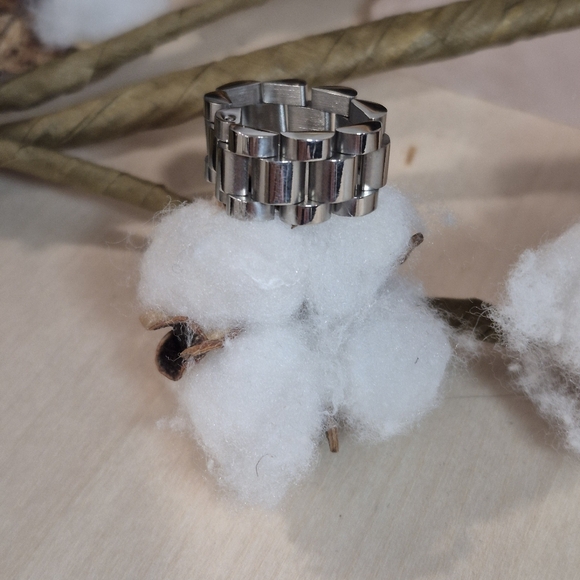 🎉🎉NEW🎉🎉 PRETTY!! Heavy Duty Titanium Steel Link Ring In SILVER - Picture 11 of 16